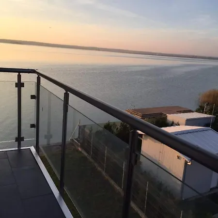 Lakeview Apartment